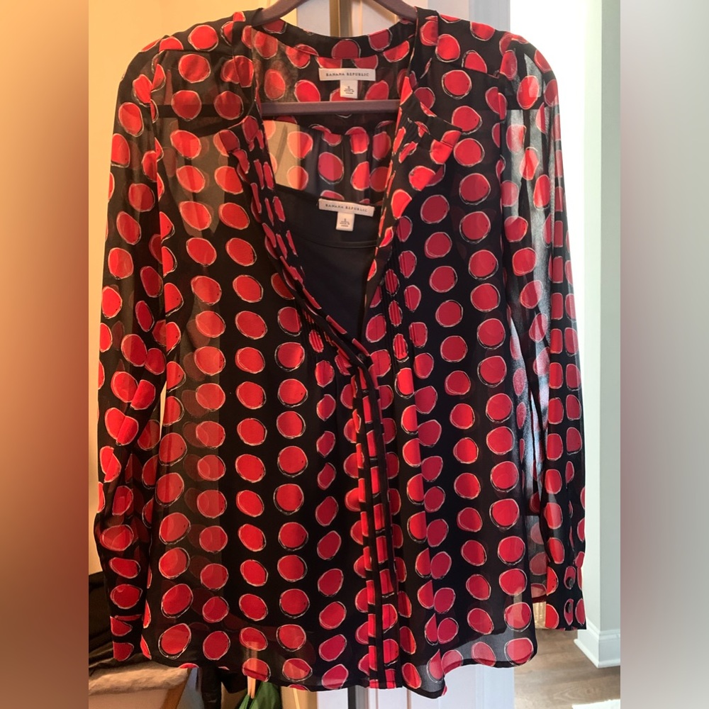Banana republic gorgeous top- comes with tank